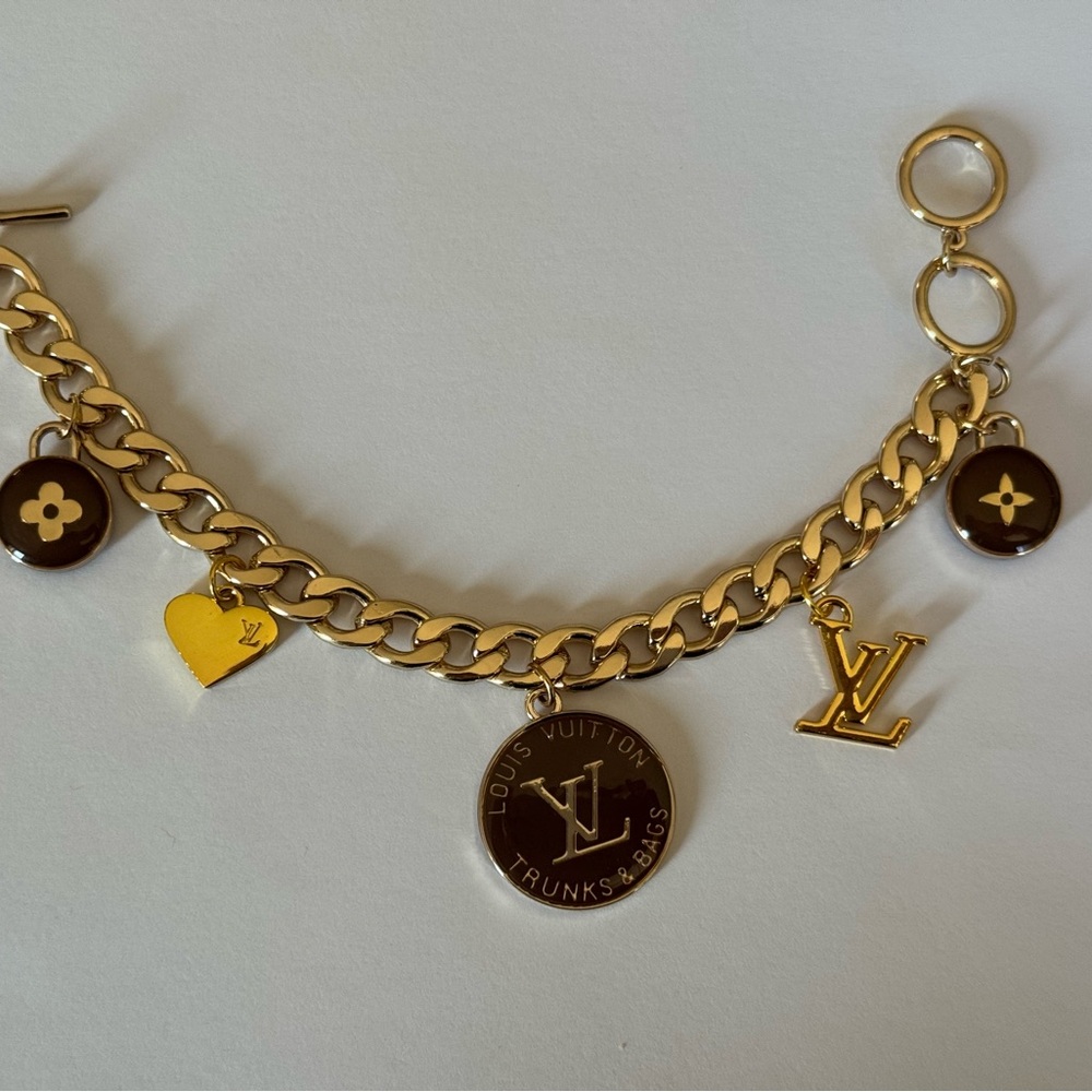 Elegant Gold and Brown Charm Bracelet